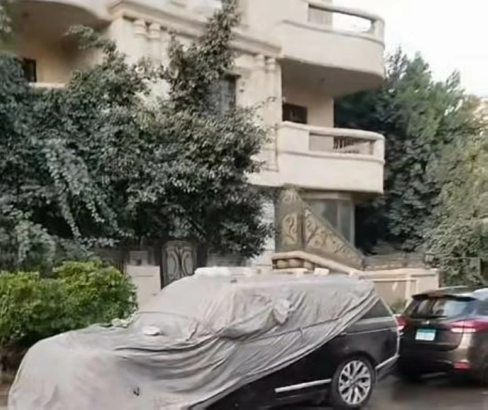 سيارة شيرين عبد الوهاب تثير الجدل: مشهد صادم يكشف تفاصيل غيابها